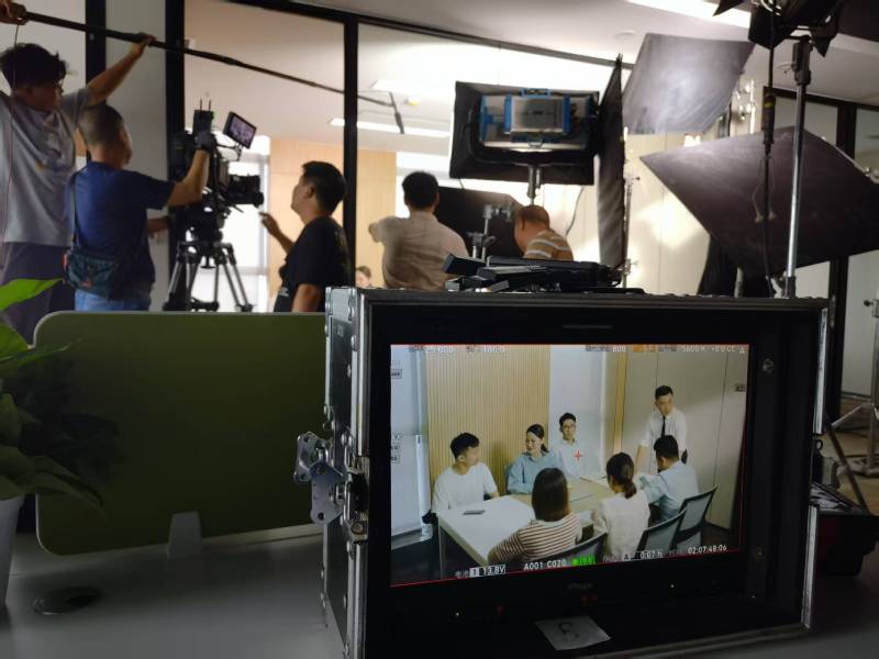 城东区TVC拍摄公司：科技产品视觉化大师，诠释未来感与功能美学